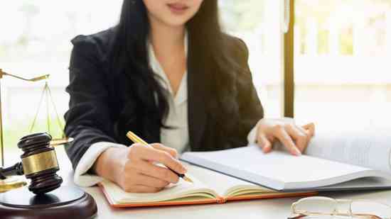 Avukatlar Tarafından Borçlu İlgili Kişiye Kısa Mesaj Gönderilmesi Hukuka Uygun Mudur?